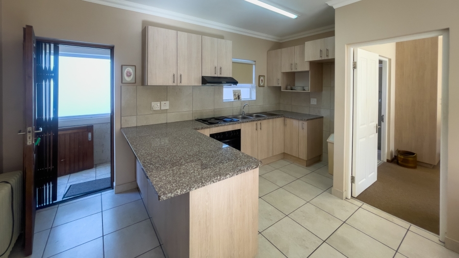 2 Bedroom Property for Sale in Heiderand Western Cape